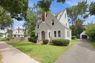 43 Eddywood St, Springfield, MA 01118 - Photo 2