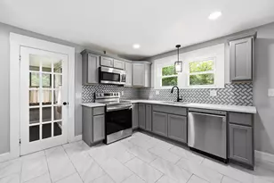 43 Eddywood St, Springfield, MA 01118 - Photo 6