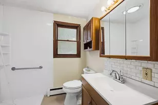 28 Old Thompson St, Palmer, MA 01069 - Photo 8