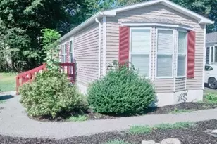 16 Hemlock St, Rockland, MA 02370 - Photo 2