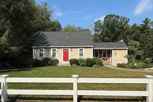 127 Taylor St, Pembroke, MA 02359 - Photo 2