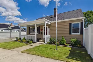 118 Somerset St, New Bedford, MA 02745 - Photo 2