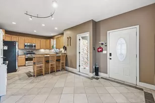 648 Merrimack Ave, Dracut, MA 01826 - Photo 14
