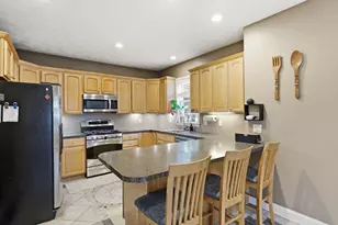 648 Merrimack Ave, Dracut, MA 01826 - Photo 12