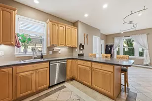 648 Merrimack Ave, Dracut, MA 01826 - Photo 8