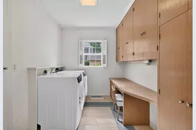 33 Lexington Ave, Haverhill, MA 01835 - Photo 18