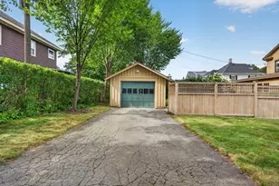 33 Lexington Ave, Haverhill, MA 01835 - Photo 30