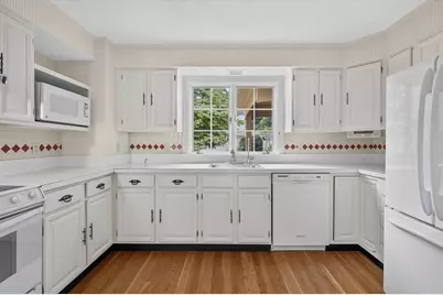 33 Lexington Ave, Haverhill, MA 01835 - Photo 16