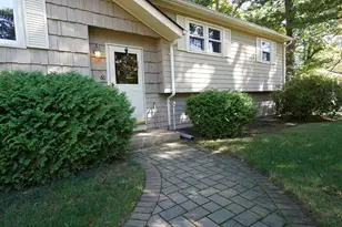 60 Old Farm Rd, Mansfield, MA 02748 - Photo 1