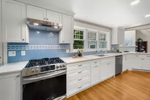 25 Clearwater Dr, Westwood, MA 02090 - Photo 4