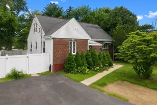 26 Beulah St, Framingham, MA 01701 - Photo 1