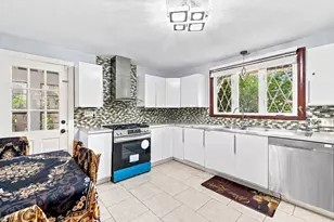 26 Beulah St, Framingham, MA 01701 - Photo 4