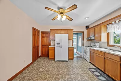 64 Locust St, Danvers, MA 01923 - Photo 4