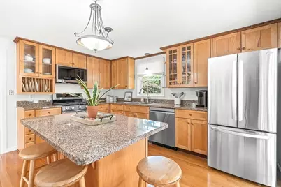 84 Derby St, Dracut, MA 01826 - Photo 8