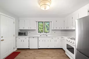 31 Homestead Cir, Hamilton, MA 01982 - Photo 6