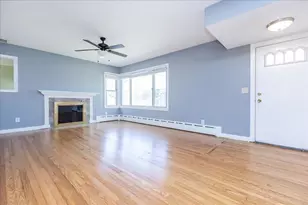 98 Pleasant View St, Methuen, MA 01844 - Photo 4