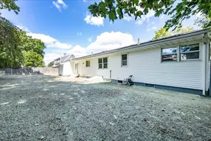 98 Pleasant View St, Methuen, MA 01844 - Photo 38