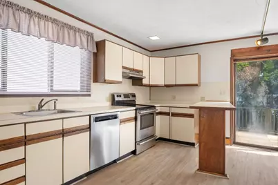 10 Revere St, Malden, MA 02148 - Photo 12