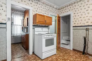 133 Crawford St, Lowell, MA 01854 - Photo 16