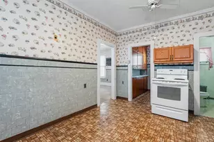 133 Crawford St, Lowell, MA 01854 - Photo 14