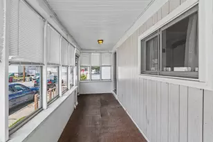 133 Crawford St, Lowell, MA 01854 - Photo 30
