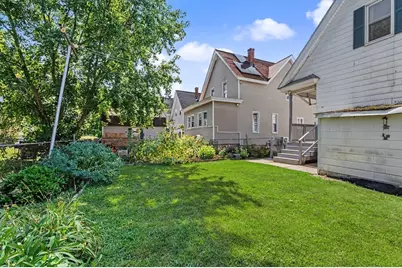 133 Crawford St, Lowell, MA 01854 - Photo 36