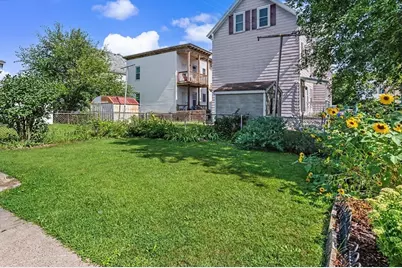 133 Crawford St, Lowell, MA 01854 - Photo 34