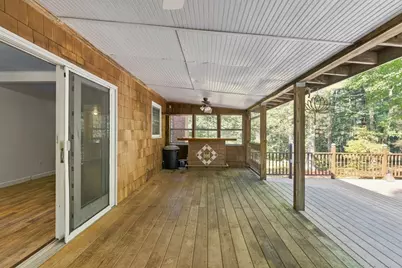 636 Highland St, Holliston, MA 01746 - Photo 10