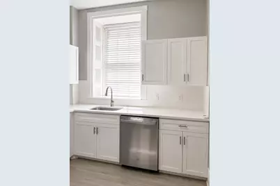 1049 Pleasant St #2, New Bedford, MA 02740 - Photo 14