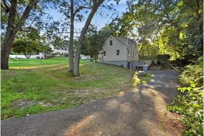 28 Mulberry Ln, Ashland, MA 01721 - Photo 6