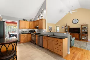 75 Hillcrest Cir, Westfield, MA 01085 - Photo 10