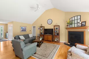 75 Hillcrest Cir, Westfield, MA 01085 - Photo 6