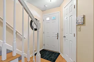 18 Mansion Woods Dr, Agawam, MA 01001 - Photo 2