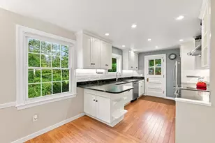 6 Smith St, Amherst, MA 01002 - Photo 10