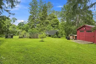 6 Smith St, Amherst, MA 01002 - Photo 36