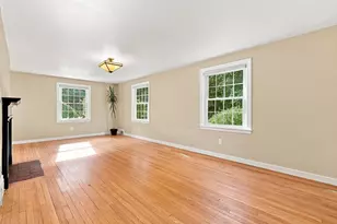 6 Smith St, Amherst, MA 01002 - Photo 8