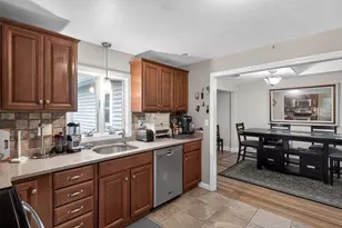 38 Dighton Ave, Taunton, MA 02780 - Photo 6