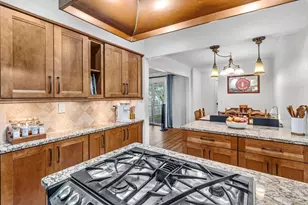 30 Halifax Ct, Springfield, MA 01108 - Photo 6
