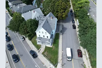 17 Winthrop St, Worcester, MA 01604 - Photo 2
