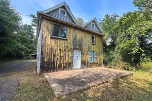 25 Kendrick St, South Hadley, MA 01075 - Photo 1