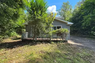 25 Kendrick St, South Hadley, MA 01075 - Photo 4