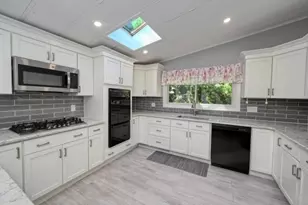 18 Birch St, Rockland, MA 02370 - Photo 8