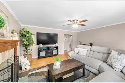 114 Fenway Dr, Springfield, MA 01119 - Photo 10