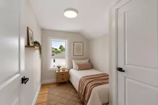 11 Hovey St, Woburn, MA 01801 - Photo 16
