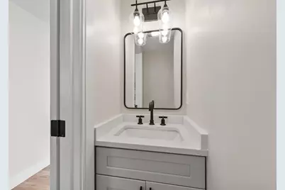 11 Hovey St, Woburn, MA 01801 - Photo 22