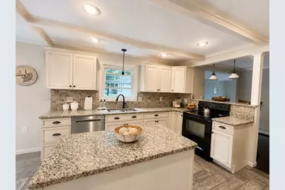 178 Rockland St, Dartmouth, MA 02748 - Photo 6