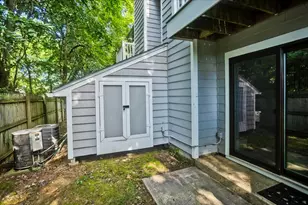 409 Nassau Dr, Springfield, MA 01129 - Photo 4