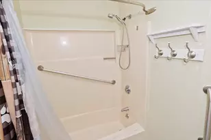 409 Nassau Dr, Springfield, MA 01129 - Photo 24