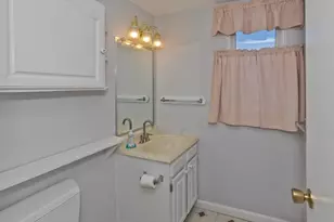 409 Nassau Dr, Springfield, MA 01129 - Photo 8