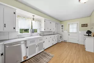63 Goodwin St, Springfield, MA 01151 - Photo 4
